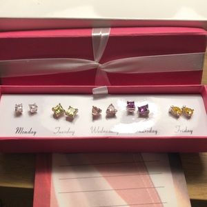 ❗️4 for $20❗️ Earring set